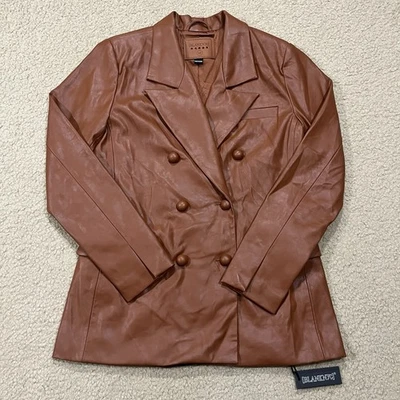 Blazer marrón de imitación de cuero NYC The Nightingale en blanco talla mediana nuevo con etiquetas Foto 1 de 4