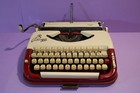 Princess 300 Schreibmaschine rot/creme + roter Koffer 1960er Techno Schrift!