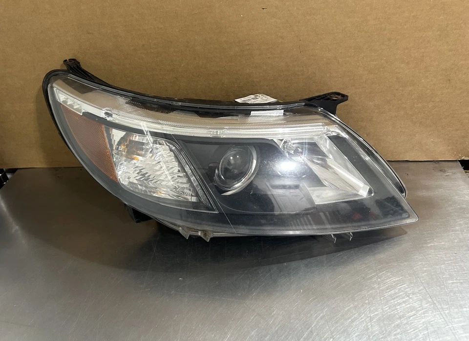 ✅2008 -2011 Saab 9-3 Right Passenger Side Headlight Xenon  HID OEM - Image 1 of 4