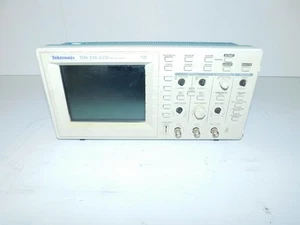 TEKTRONIX TDS 210 TWO CHANNEL DIGITAL REAL TIME OSCILLOSCOPE (HLP12) - Picture 1 of 7