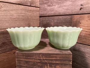 2- Pioneer Woman Timeless Beauty Bowl Jade Green Scalloped Cereal 5.25" EUC - Picture 1 of 5