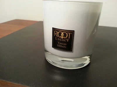Candle TUSCAN HILLSIDE - Root Legacy - 8,25 унц. заполненное стекло с пчелиным воском - Изображение 1 из 4