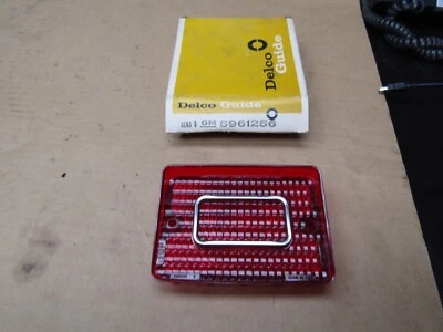 Lente traseira externa Chevrolet Kingswood Station Wagon 1970 nova NOS GM# 5961256 - Imagem 1 de 4