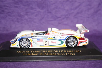IXO # LM 003. Audi R8 #3. Herbert, Kelleners & Theys. Le Mans 2001. Foto 1 de 4