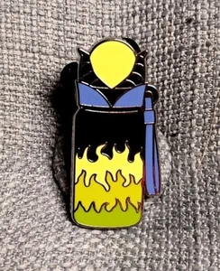 Official Disney Pin - Magical Mystery Series 23 - Maleficent Thermos - Picture 1 of 1