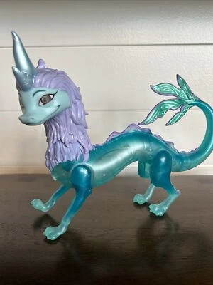 Figura Disney Raya y el último dragón Sisu ilumina juguete dragón  Foto 1 de 4