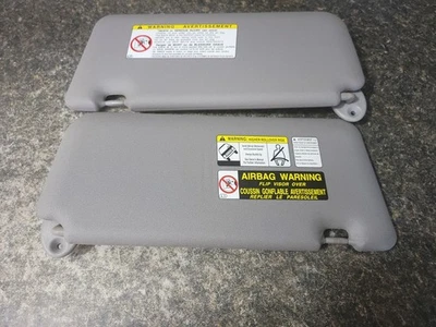 04 05 Toyota Rav4 Left Right Sun Visor Shade Lighted Vanity Pair Gray Vinyl Foto 1 de 4