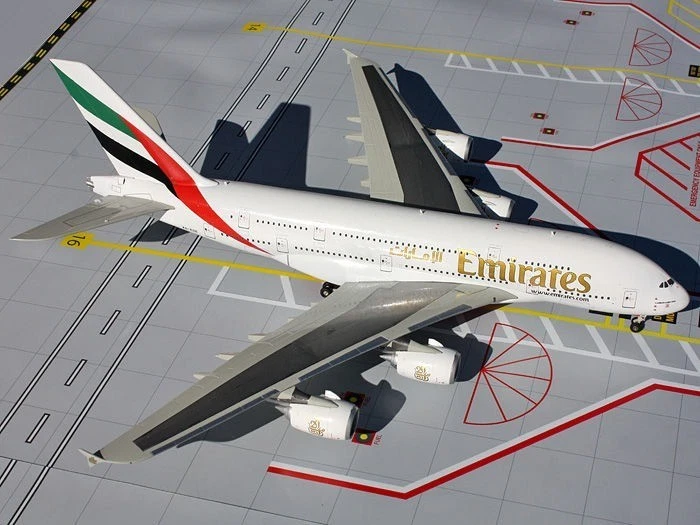 Emirates Airbus A380 A6-EEJ GeminiJets G2UAE454 escala 1:200 RARO Foto 1 de 1