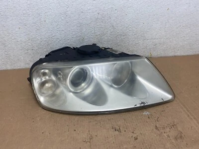 2004 to 2007 Volkswagen Touareg Right Passenger Halogen Headlight M2331 DW - Image 1 of 4
