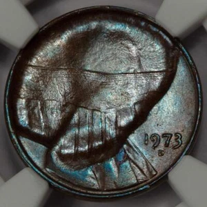 1973 D NGC MS65 Struck Thru Fragment Lincoln Cent Mint Error Great Eye Appeal - Picture 1 of 4