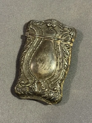 Antiguo estuche Vesta de plata esterlina Art Nouveau Match Safe grabado en un lado Foto 1 de 4