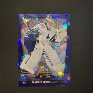 2024-25 O-Pee-Chee Platinum Thatcher Demko #166 frammenti blu /125 - Foto 1 di 2