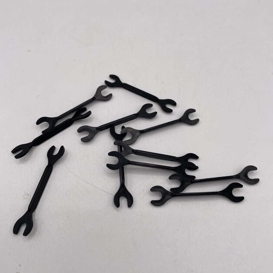 Board Game Parts: TWIXT, Avalon Hill, 1976, replacement pieces Black Links 11 - Image 1 of 1