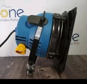 LUCE ARRI ARRILITE 2000W CINEMA FILMMAKER CON LAMPADA NUOVA OMAGGIO - Foto 1 di 4