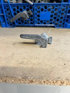 CARAVAN/MOTORHOME ELBEE WINDOW CATCHES - Picture 1 of 3