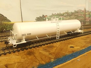 HO Atlas Master GATX 20700 Gal NonInsulated Tank Car Custom GATX 35818 #20001325 - Picture 1 of 9