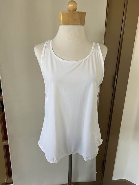 blusas blancas deportivas