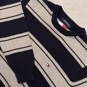 Tommy Hilfiger Suéter Para Hombre Grande Rayas Azul Gris Años 90 Logo Cuello Redondo Preppy - Imagen 1 de 7
