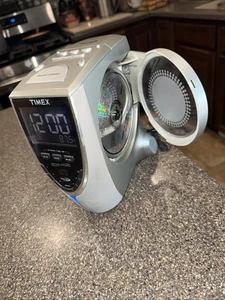 Vintage Timex Stereo CD Player Radio am/fm Auto Digital Alarm Clock T625T Tested - Picture 1 of 19