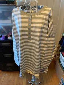 BLOOMINGDALE'S Women's Gray & White Stripe Long Sleeve Henley Top - Size 2X - Picture 1 of 4