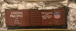 Accurail 3412 HO Scale 40’ PS-1 Steel Box Car ~ Union Pacific (UP) 126411 MW KC - Picture 1 of 2