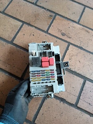 Centralina scatola fusibili originale Fiat Idea 350 51732916 501200800070 - Immagine 1 di 3