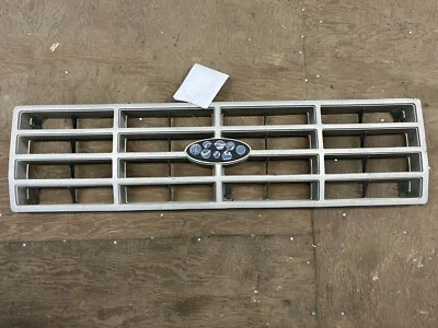 Grille Argent And Black Fits 82-86 BRONCO 614439 - Image 1 of 3