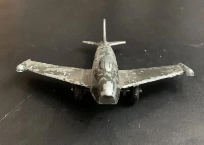 Avión plano tipo F-86 Midge Toy #105 Foto 1 de 4