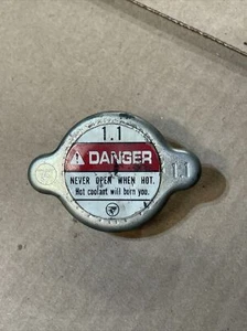 Genuine Honda Radiator cap for CR500R CR250R CR125R CR80R - 19045-MZ1-621 rare - Picture 1 of 2