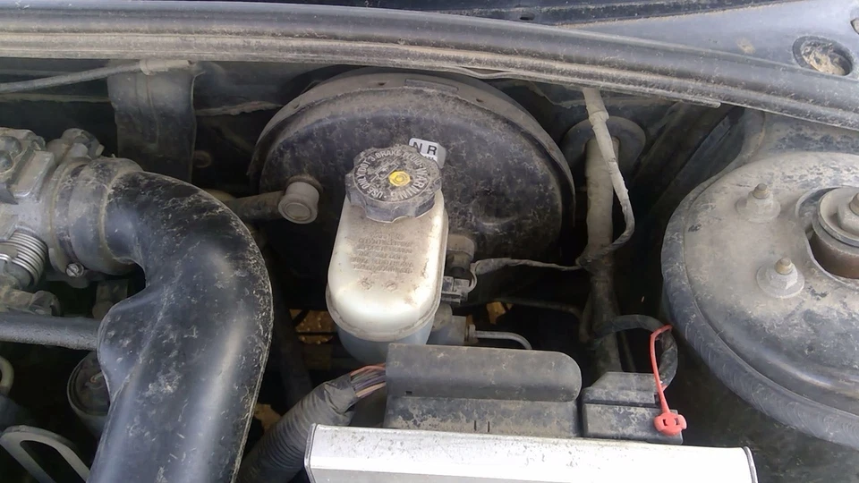 Saturn Sl1 2000-2002 sedán potenciador de freno con juego de pares de cilindros maestros OEM Foto 1 de 4