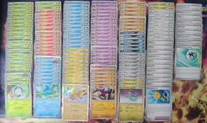 Juego Completo Maestro Base Pokémon Mascarada Crepúsculo 147 Cartas Comunes UC + Holos - Imagen 1 de 1