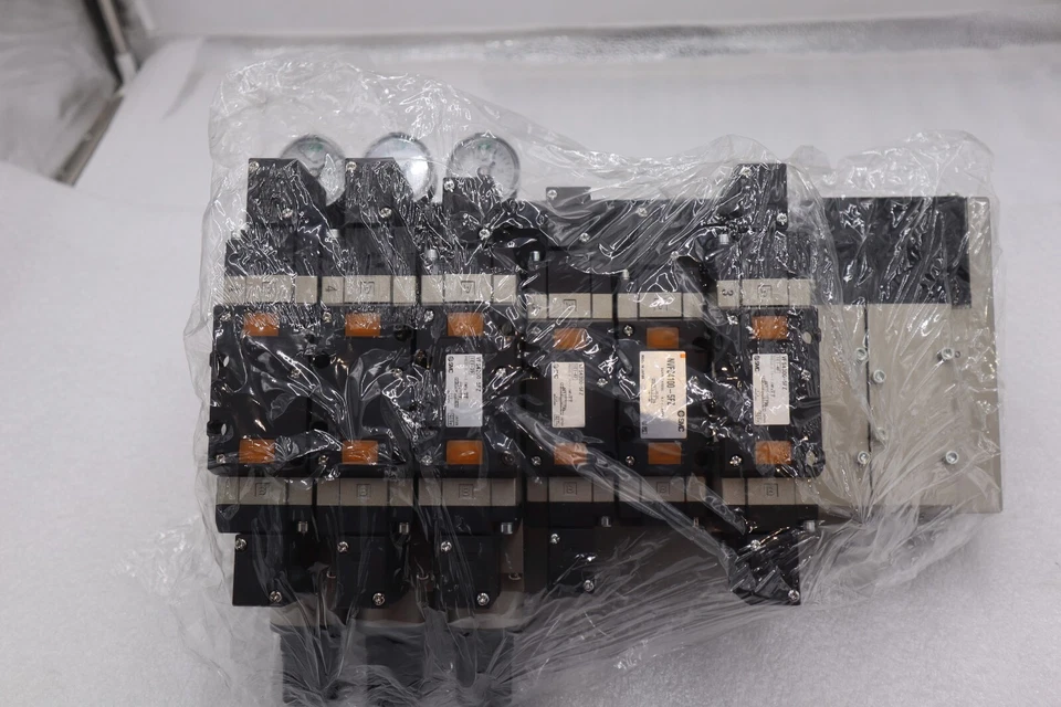 SMC VVFS4-J1T002 / VVFS4J1T002 NEW UNIT VV*FS* MANIFOLD VFS SERI *LQA STOCK S309 - Image 1 of 4