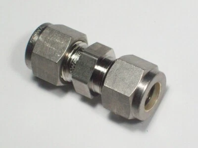 1 - Montaje de unión de acero inoxidable Swagelok, tubo OD de 3/8", SS-600-6 Foto 1 de 2