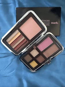 Avon Mark Showcase Color & Clutch To Go Discontinued Eyes Lips Blush - Picture 1 of 3