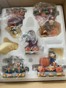 Danbury Como Nuevo Cacahuetes Halloween Parche de Calabaza Juego de Tren de Caída - Imagen 1 de 1