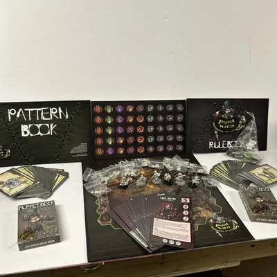 Puppet Wars (1st Ed): Juego de inicio para 2 jugadores (caja abierta, miniaturas de metal) WYRD Foto 1 de 4