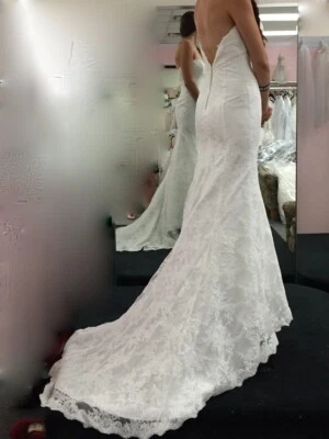 Ivory Lace Wedding Dress SZ 6 Corset Boning Train Bustle Form Fitting Gown - Image 1 of 4