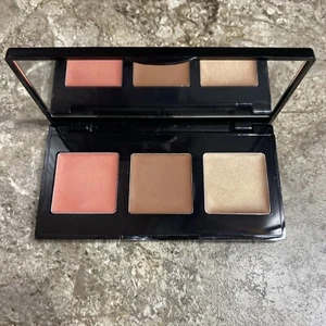Laura Geller Multitasking Eye Lip Cheek Cream to Powder Trio Shades Of NUDE NEW - Picture 1 of 5