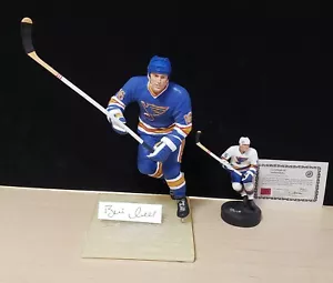 Blues BRETT HULL SIGNED AUTO Gartlan Figurine *MINT* LTD ED w Mini Included - Picture 1 of 5