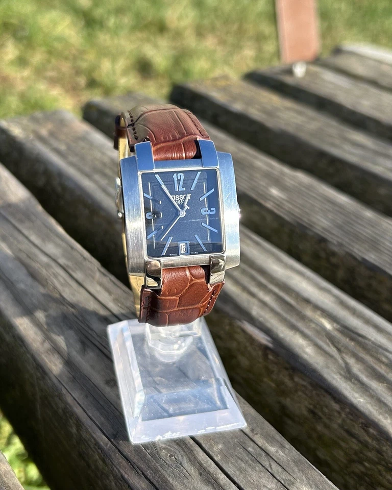 Reloj Pulsera Suizo Vintage Tissot 1853 TXL T60 Cuarzo L860/960K Reloj Años 2000’s Foto 1 de 4