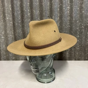 Akubra Hat with Badge Genuine Made In Australia Vintage Fur Felt Size 59 - Picture 1 of 8