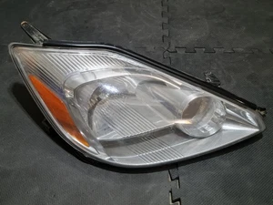 2004-2005 Toyota Sienna Driver Right Passenger Halogen Headlight OEM P5215 DW - Picture 1 of 8