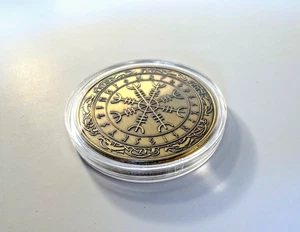 Wikinger Vegvisir Challenge Münze in gealtertem Messington - Bild 1 von 8