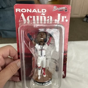 Ronald Acuna Jr. Mini Bobblehead Atlanta Braves Solo Niños SGA 2021 ¡Nuevo Sellado! - Imagen 1 de 7