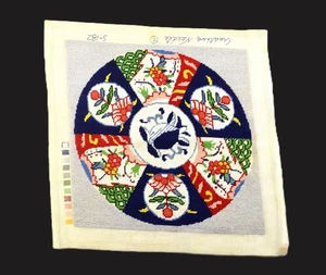 ALMOHADA O MARCO ARTE IMARI BORDADO PUNTA AGUJA ACABADO VINTAGE - Imagen 1 de 8