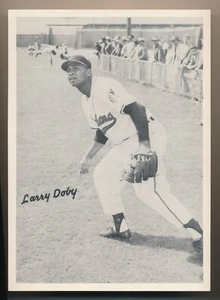 Larry Doby Team Issue Rare Early Action Shot 1950 - Picture 1 of 3