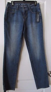 Apt. 9 Curvy Straight-Leg Blue Jeans Women's Sz. 2 (light wash) NWT MSRP $44 LT - Picture 1 of 5