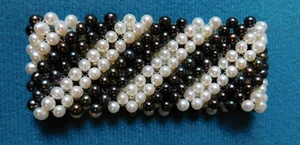 Man Sang edles Süsswasser Armband schwarz colour weiss NEU ungetragen Gummizug - Bild 1 von 3
