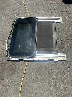 2007-2013 BMW 335i E92 COUPE GENUINE SUNROOF CASSETTE ASSEMBLY OEM 7046161 - Image 1 of 4