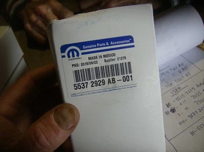 GENUINA MOPAR 55372929AB LÁMPARA DE CABINA MONTAJE DE LUZ DE CIRCULACIÓN Foto 1 de 2